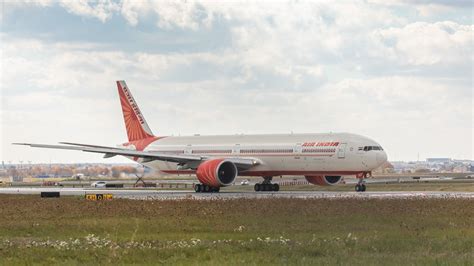 paper boeing 777|Mindblowing: Man Spends 10 Years Making Ridiculously Detailed .